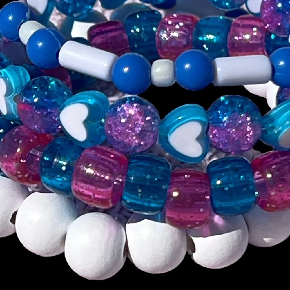 Girls beaded stretchy stackable bracelets hearts pink blue white